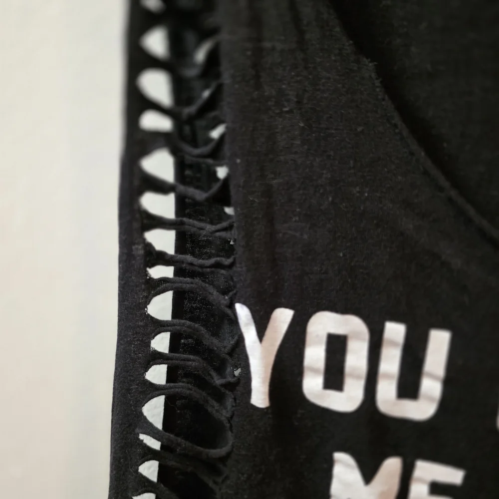 Black Graphic Tank with Side Cutouts - YOU CAN FIND ME IN THE FRONT ROW - Picture 4 of 9